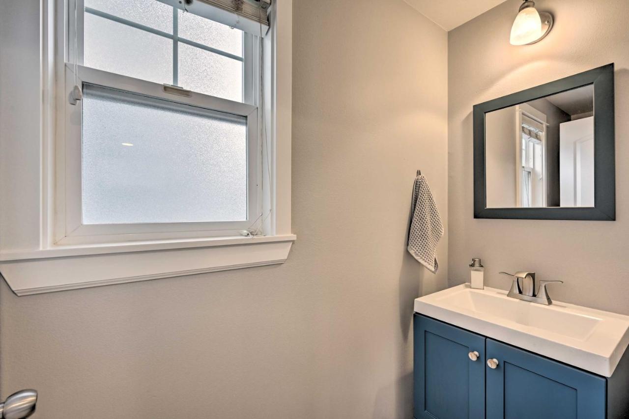 Holiday home Pet-friendly Townhome Less Than 1 Mile To Lake!