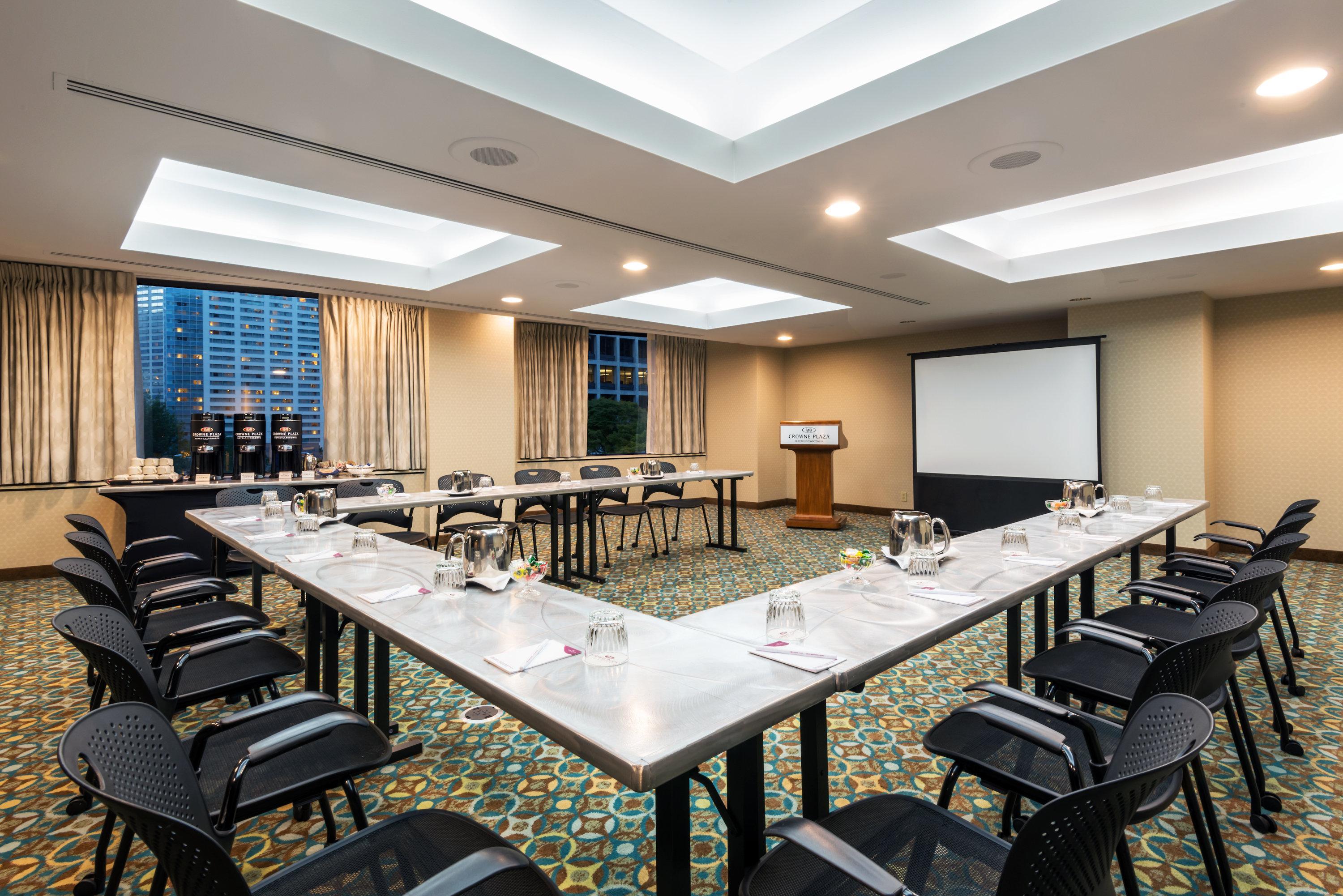 Hotel Crowne Plaza Newly Renovated With No Fee