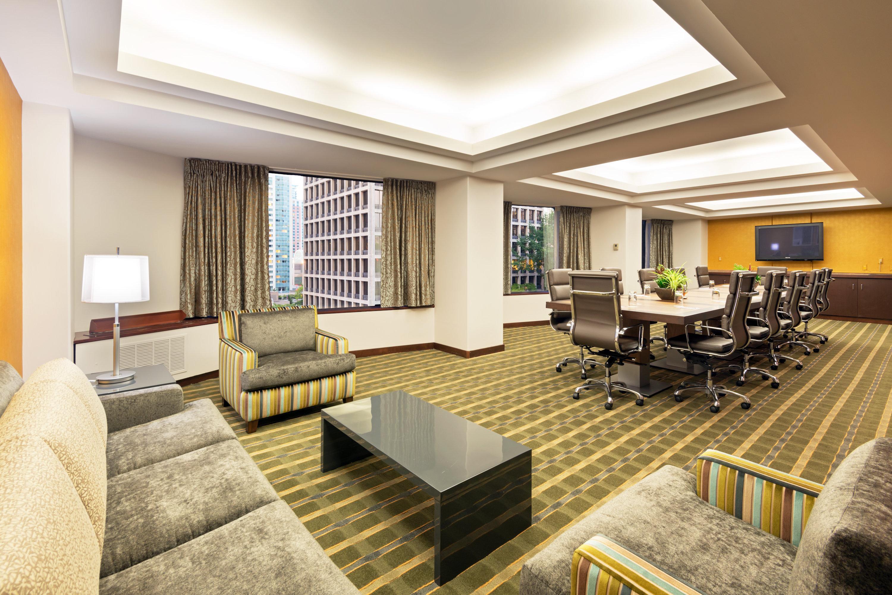 Crowne Plaza Newly Renovated With No Fee Hotel