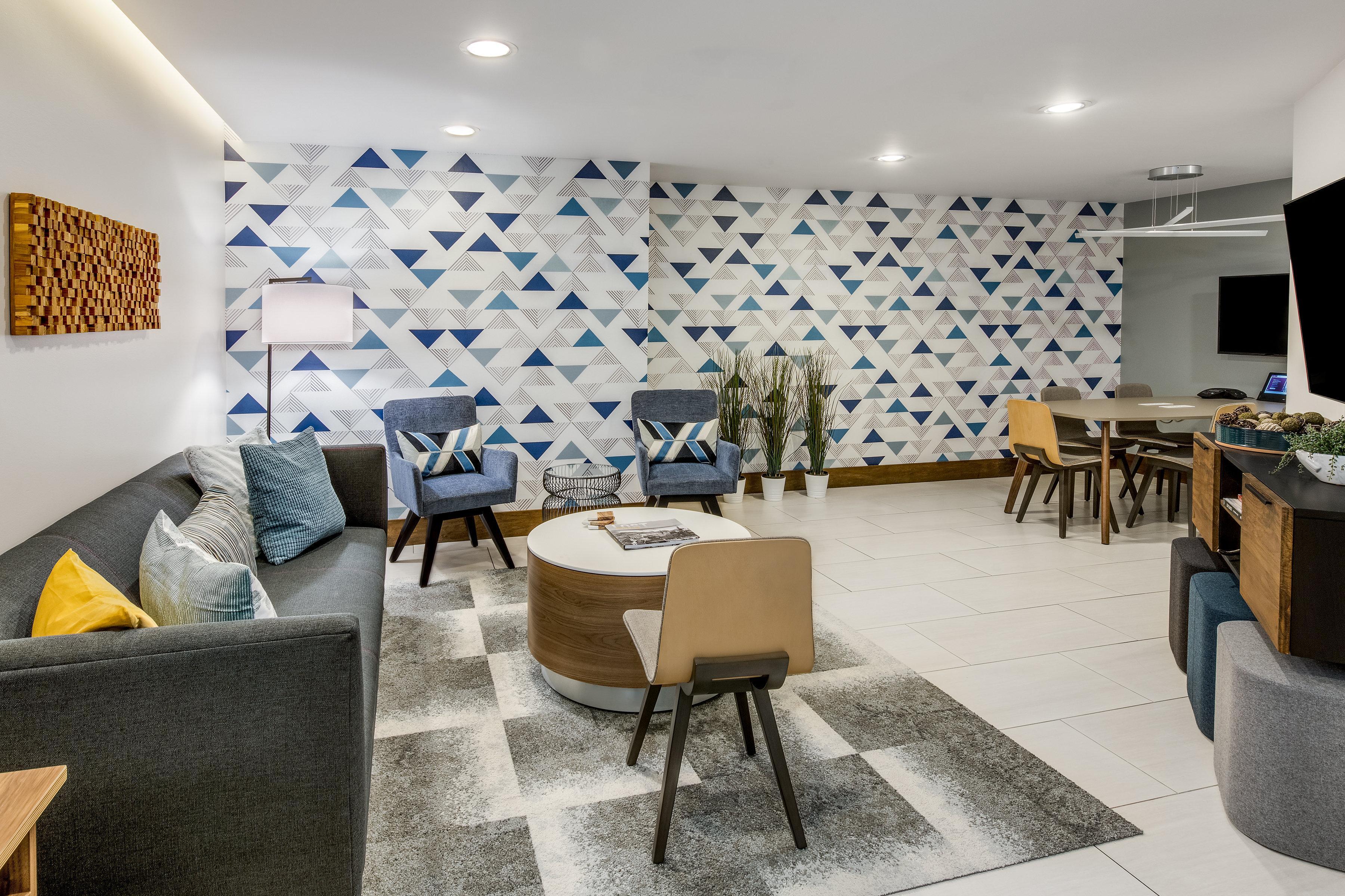 Hotel Crowne Plaza Newly Renovated With No Fee