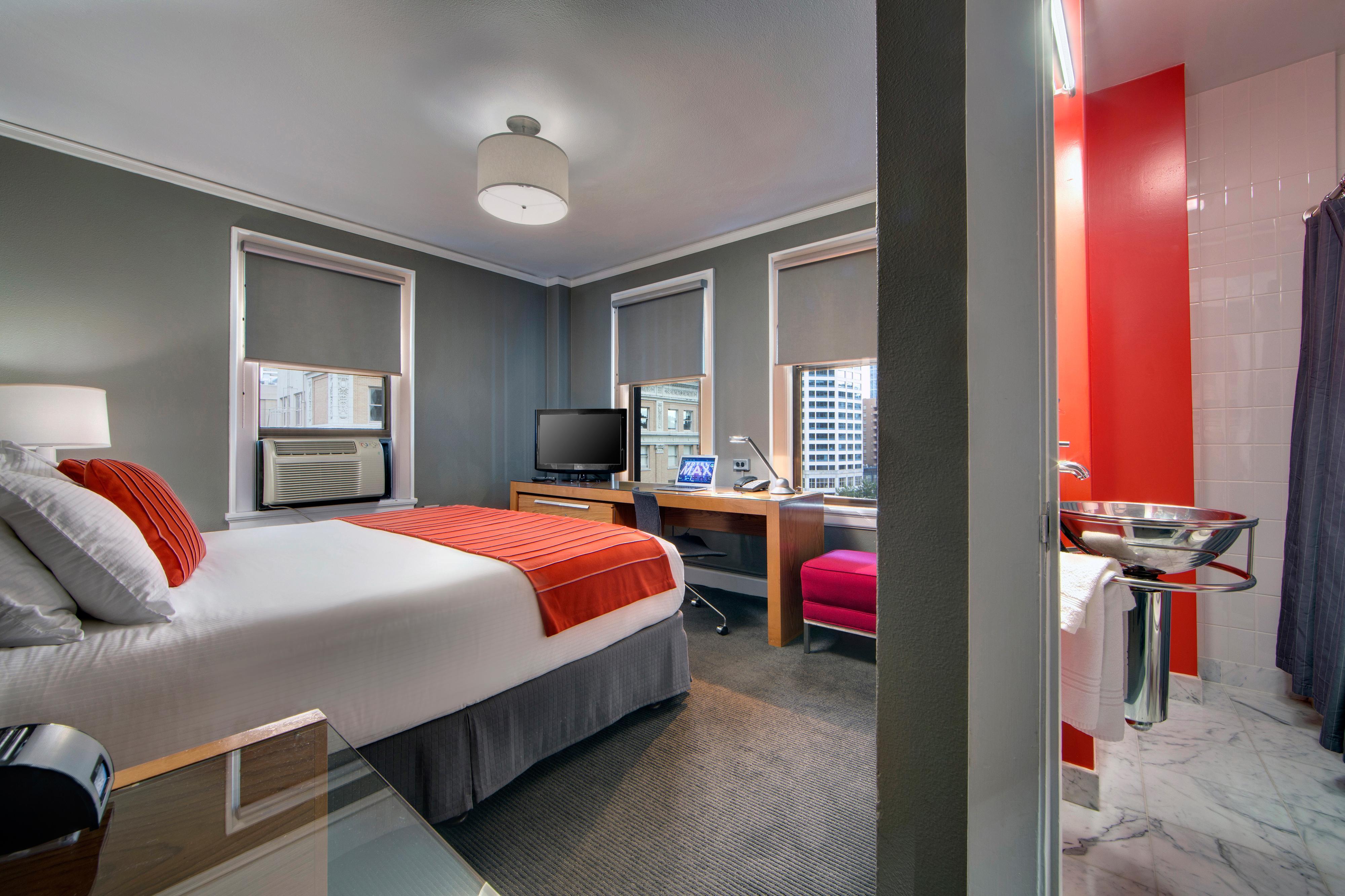 Max 3* Seattle