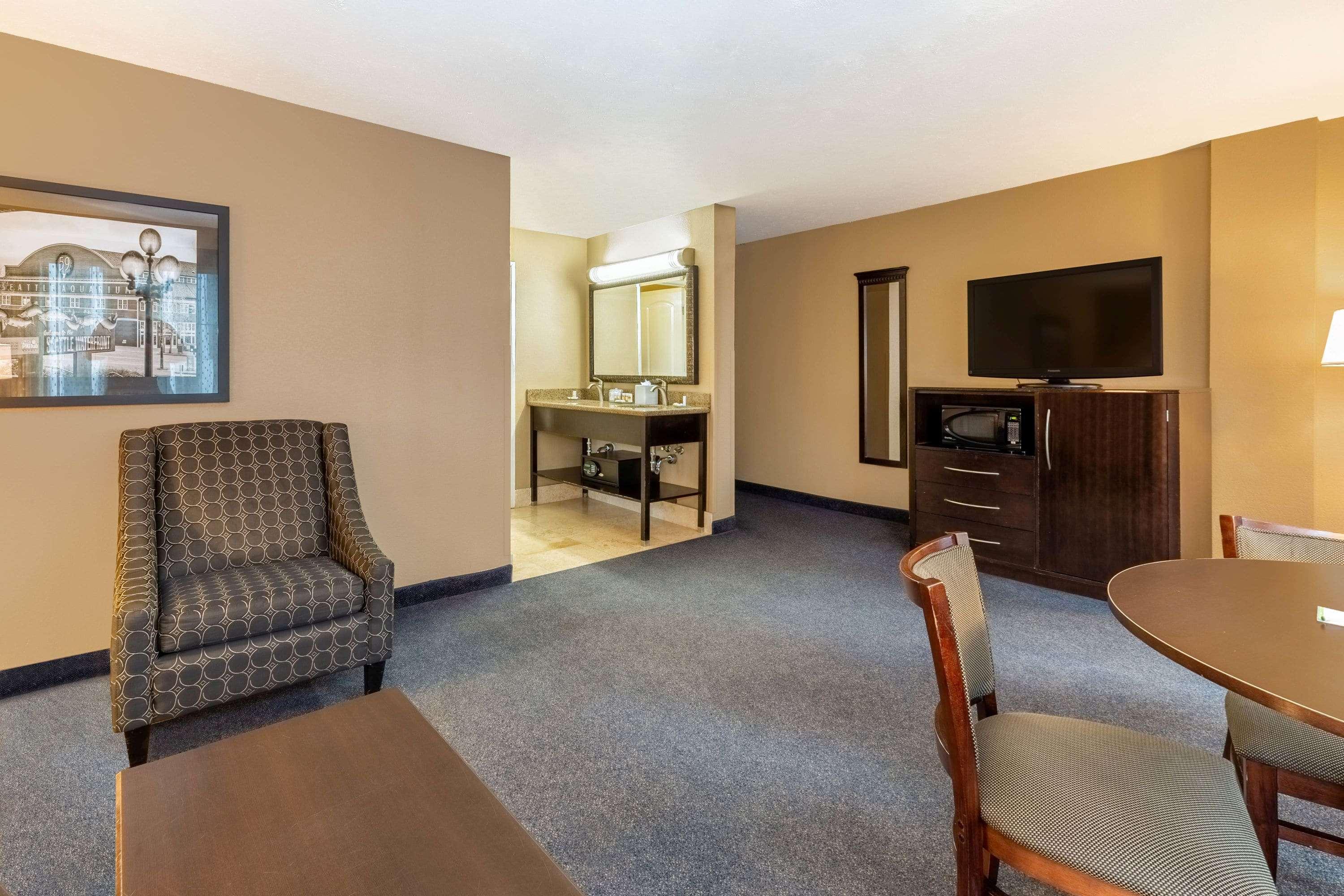 La Quinta By Wyndham Downtown