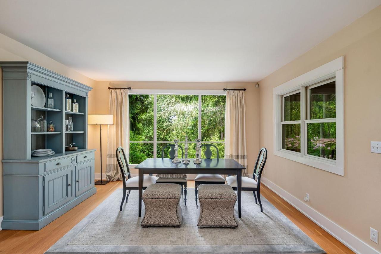 4br With Firepit, Outdoor Dining And Yard Surrounded By Trees Holiday home Seattle