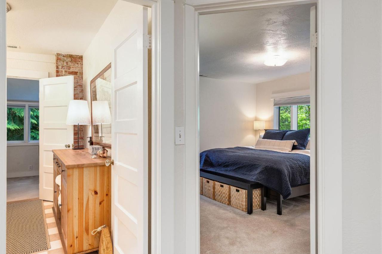 4br With Firepit, Outdoor Dining And Yard Surrounded By Trees Holiday home *