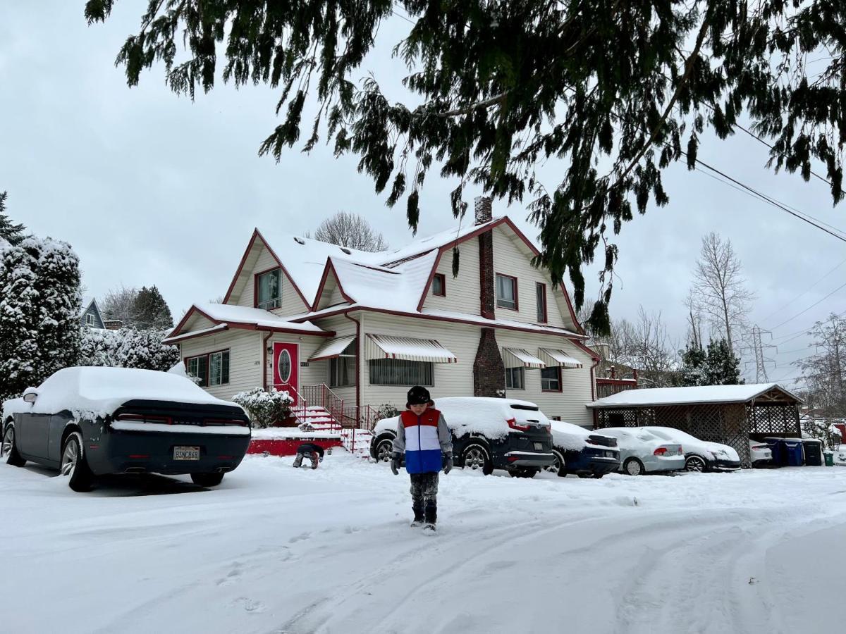 Private With Two Twin Beds Air Conditioning And Shared Bathrooms Located Near Seatac Airport And Downtown Homestay *