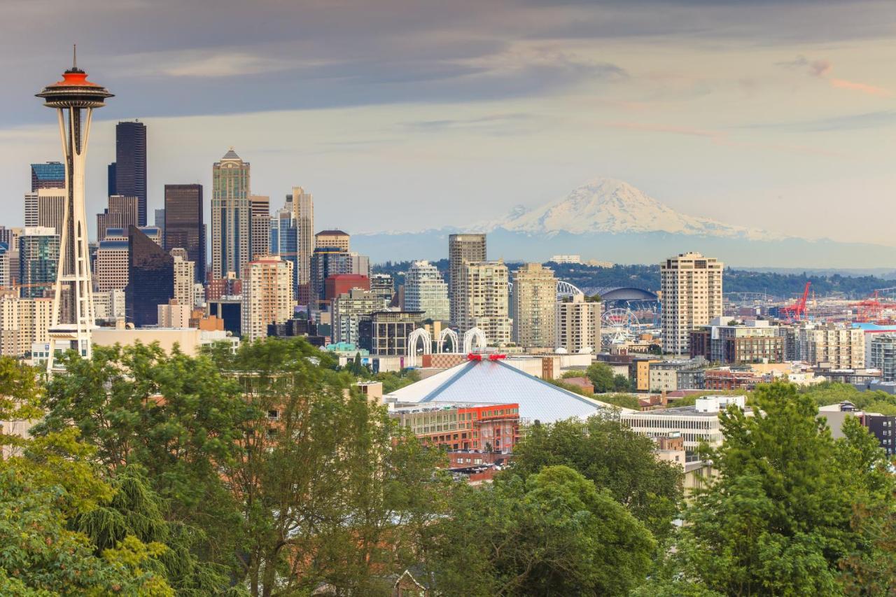 Belltown Court Space Needle Studio