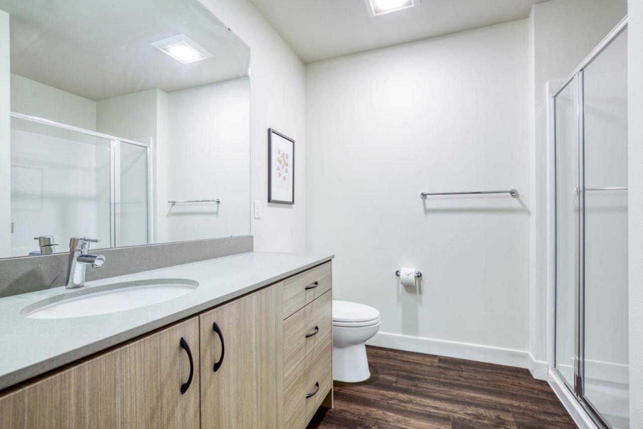 S Union 1br W Gym Wd Space Needle View Sea-164 Apartment *