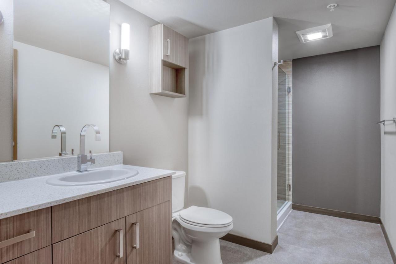 Capitol Hill 2br W Wd Gym Roof Nr I-5 Sea-478 * Seattle