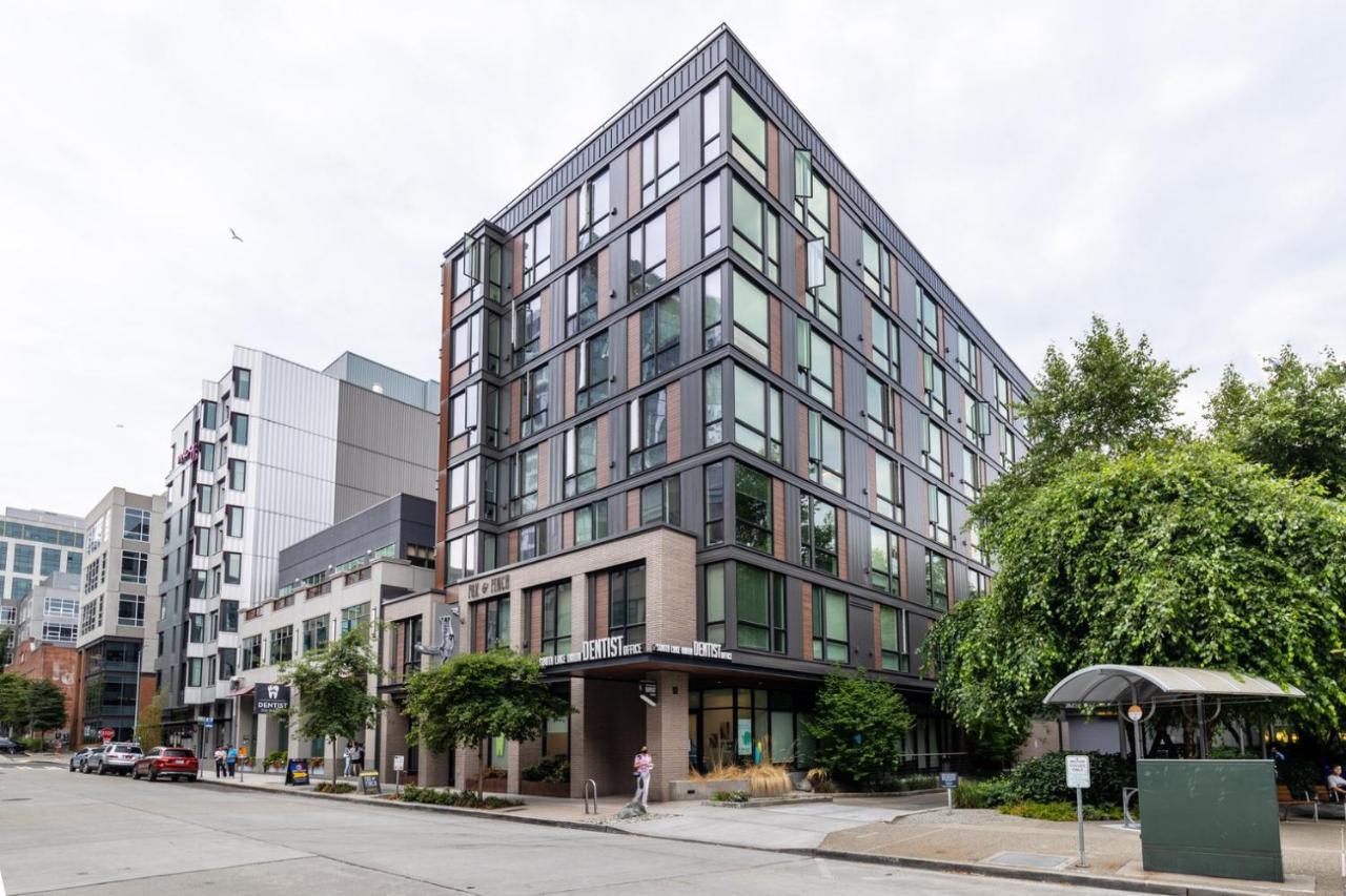 S Union 1br W Gym Wd Space Needle View Sea-164