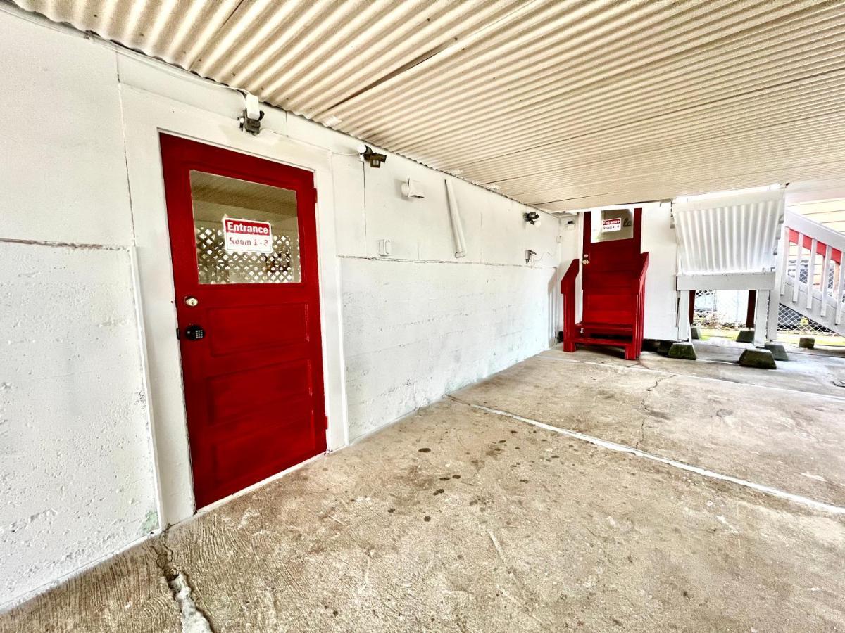 Private With Two Twin Beds Air Conditioning And Shared Bathrooms Located Near Seatac Airport And Downtown Homestay *