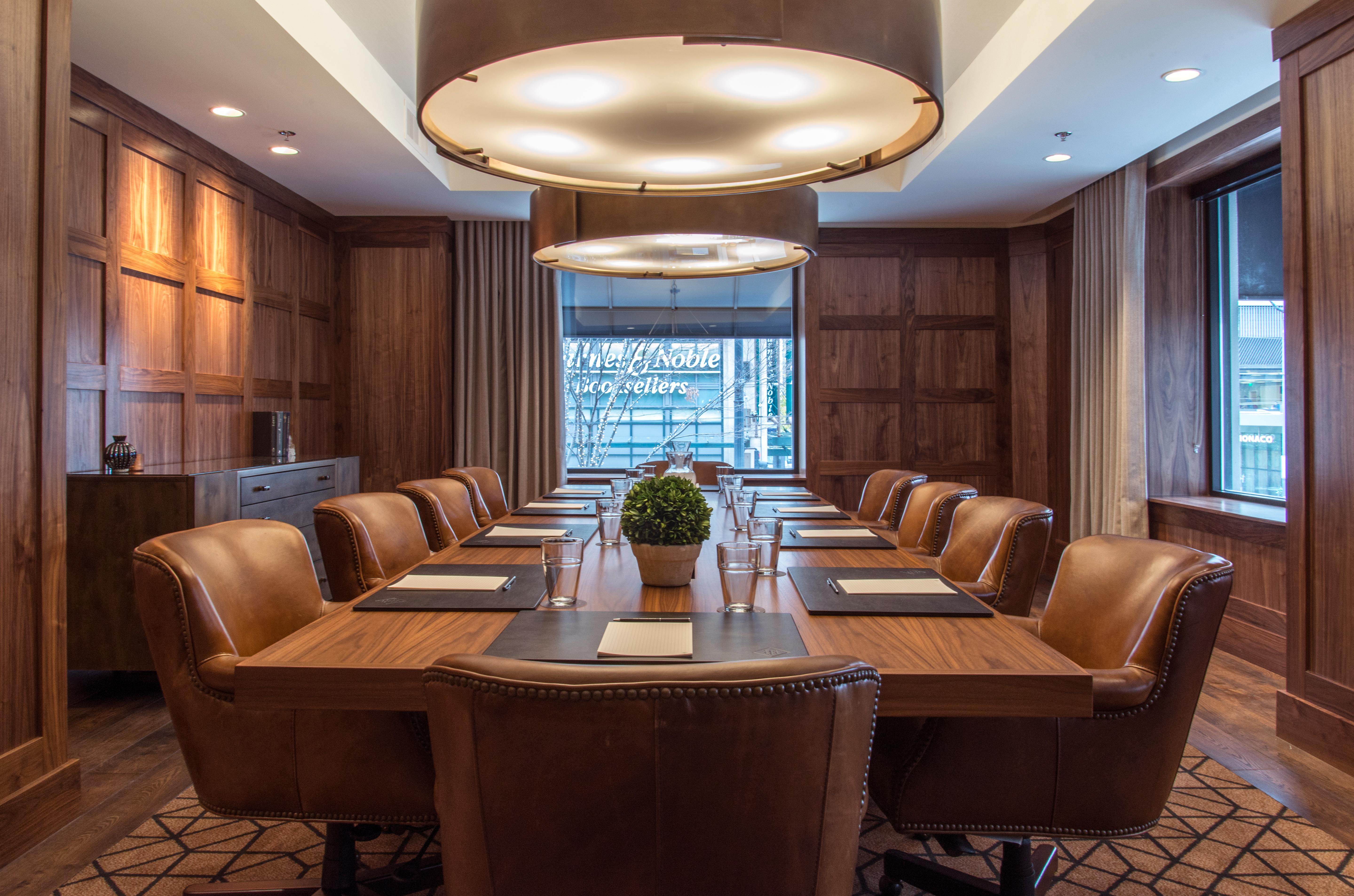 Theodore Hotel 4*