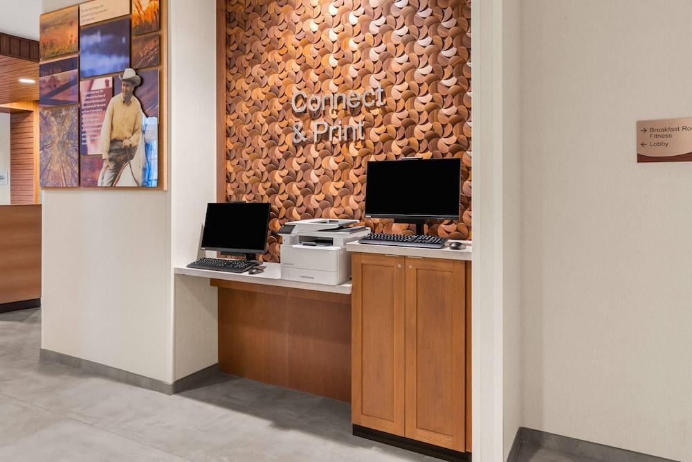 Express & - Center Hotel