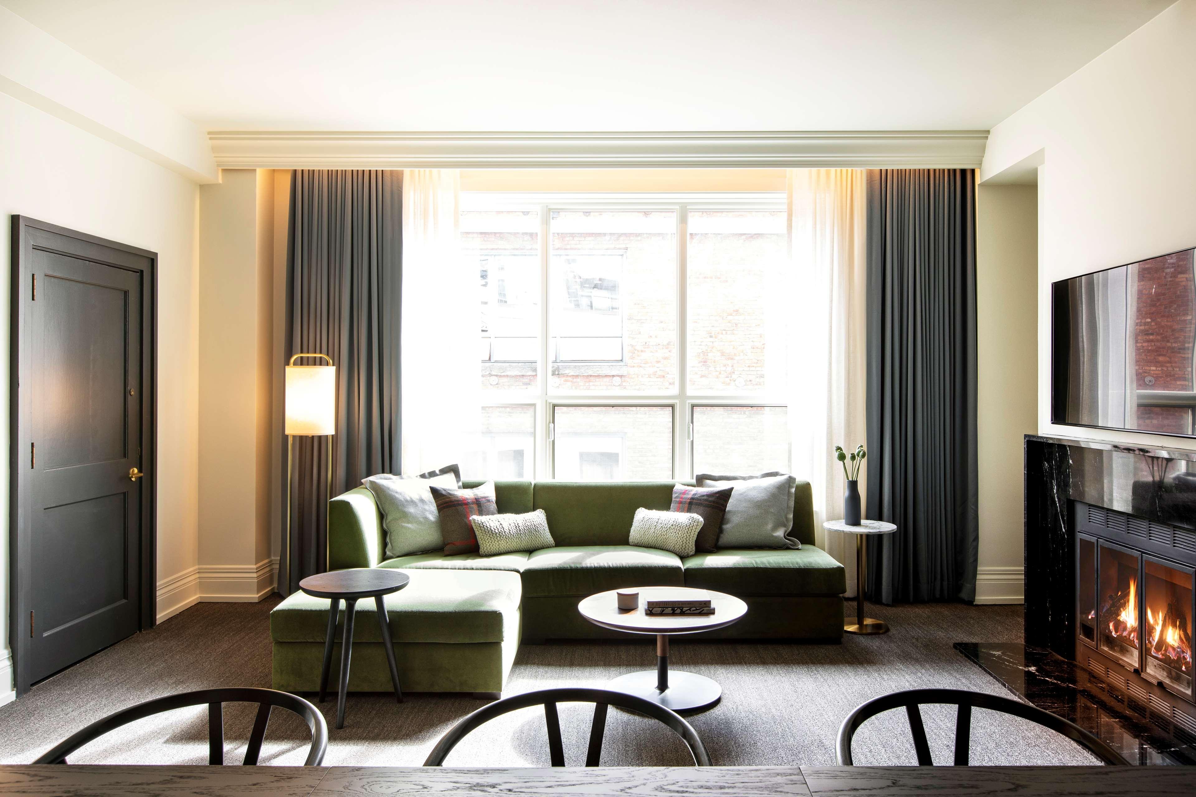 The Alexis Royal Sonesta 5*