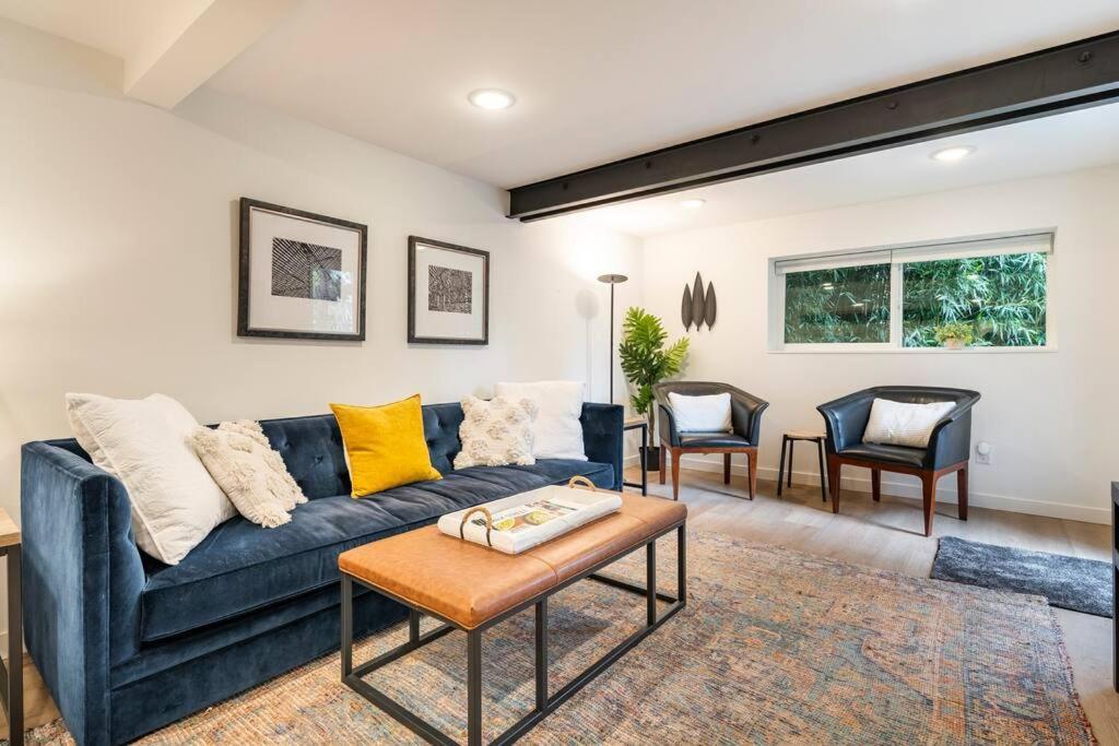 Modern, New & Industrial In Georgetown Holiday home Seattle