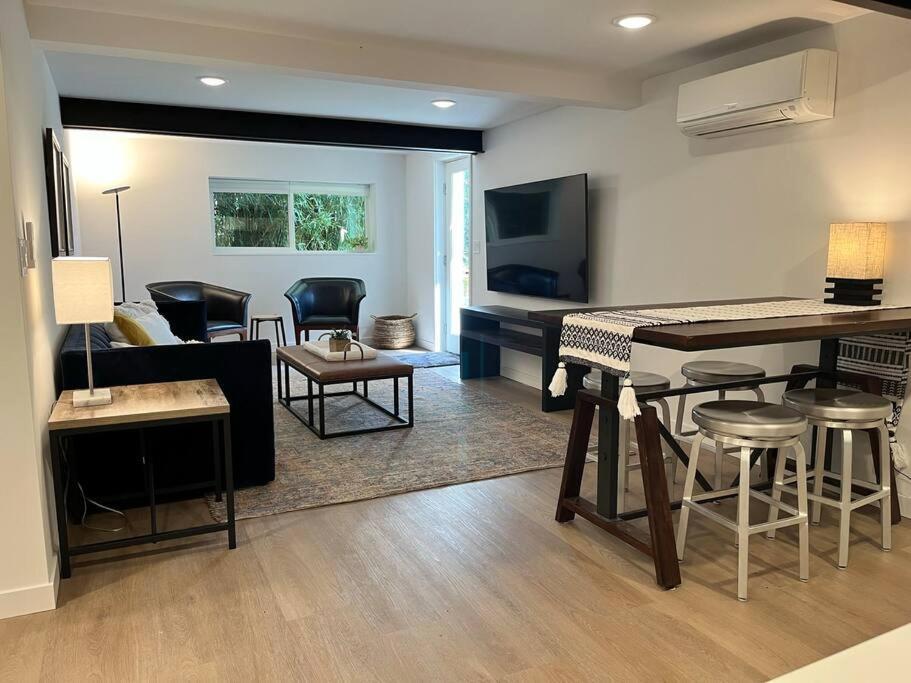 Modern, New & Industrial In Georgetown *