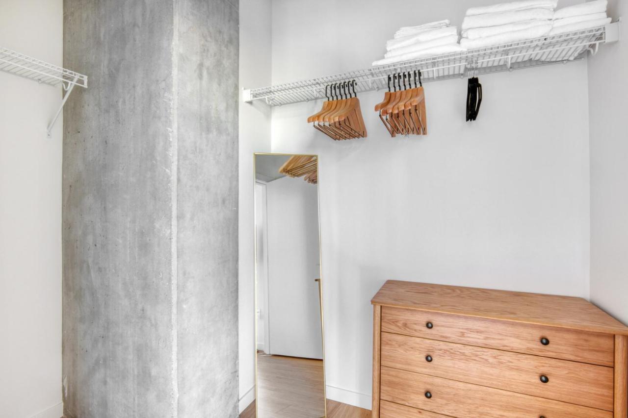 Apartment Downtown 2br W Gym Wd Bbq Nr Dining Shops Sea-402 Seattle