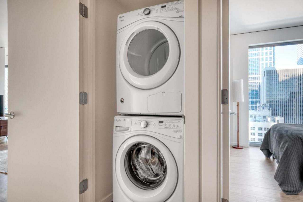Downtown 2br W Gym Wd Bbq Nr Dining Shops Sea-402 Apartment *