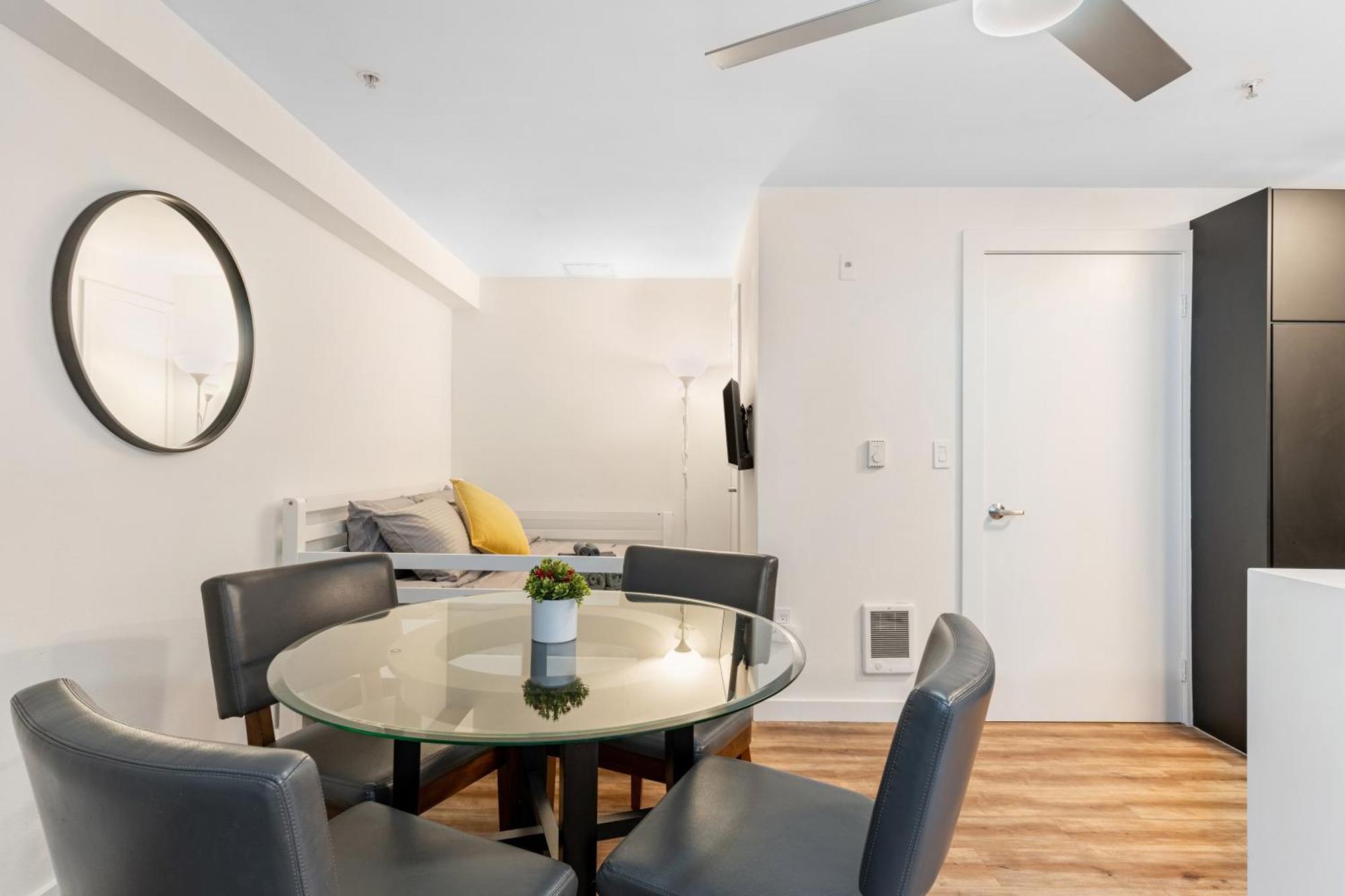 Seattle's Gem: Elegant 1br In Belltown Apartment