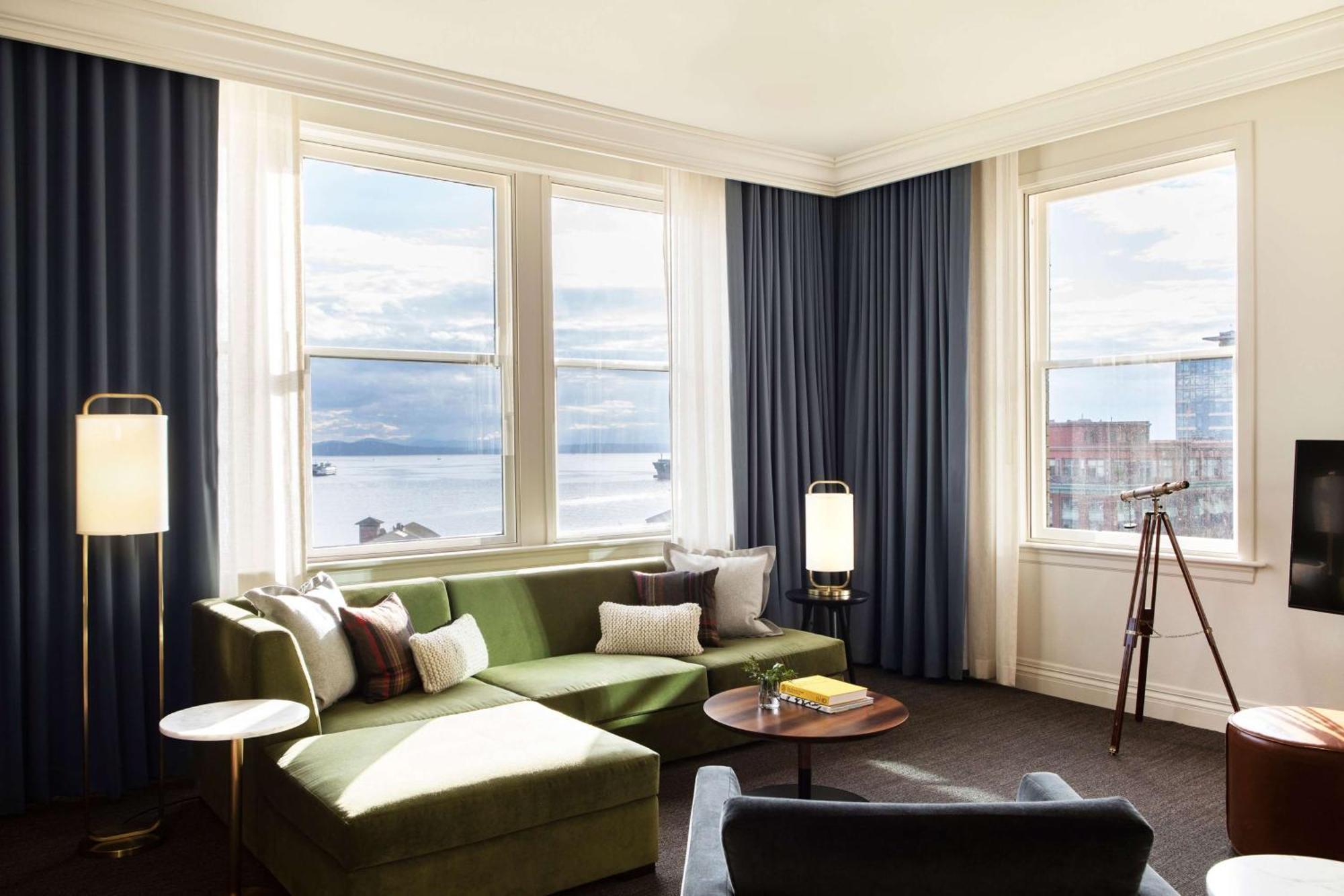 The Alexis Royal Sonesta Hotel 5*
