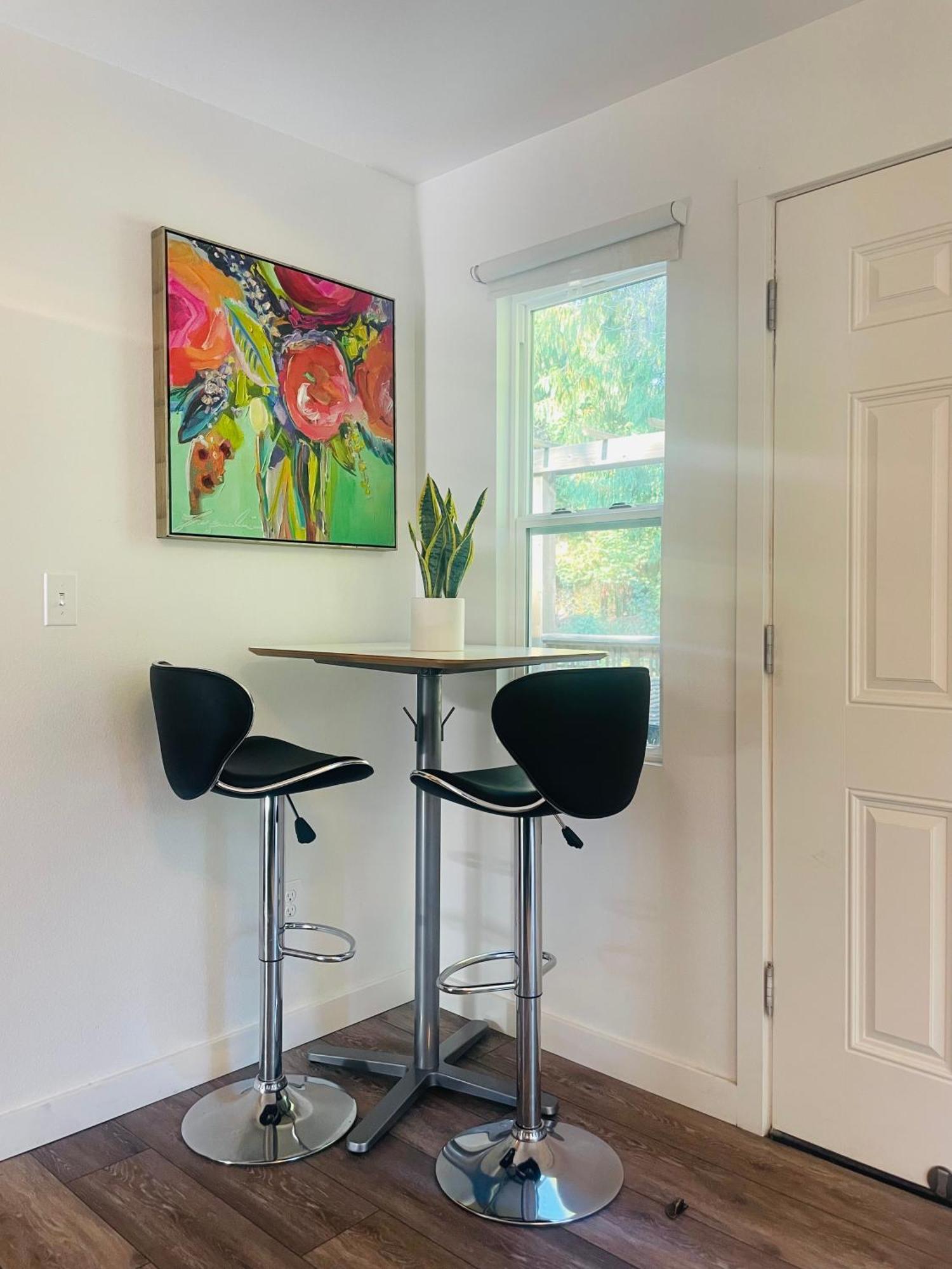 Super Privacy Lakeshore Forest With Air Conditioners At Haller Villa Seattle