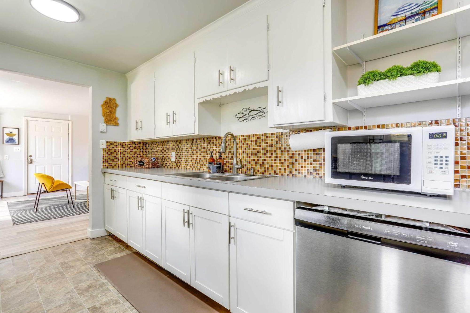 Garden Walk To Water And Amenities!