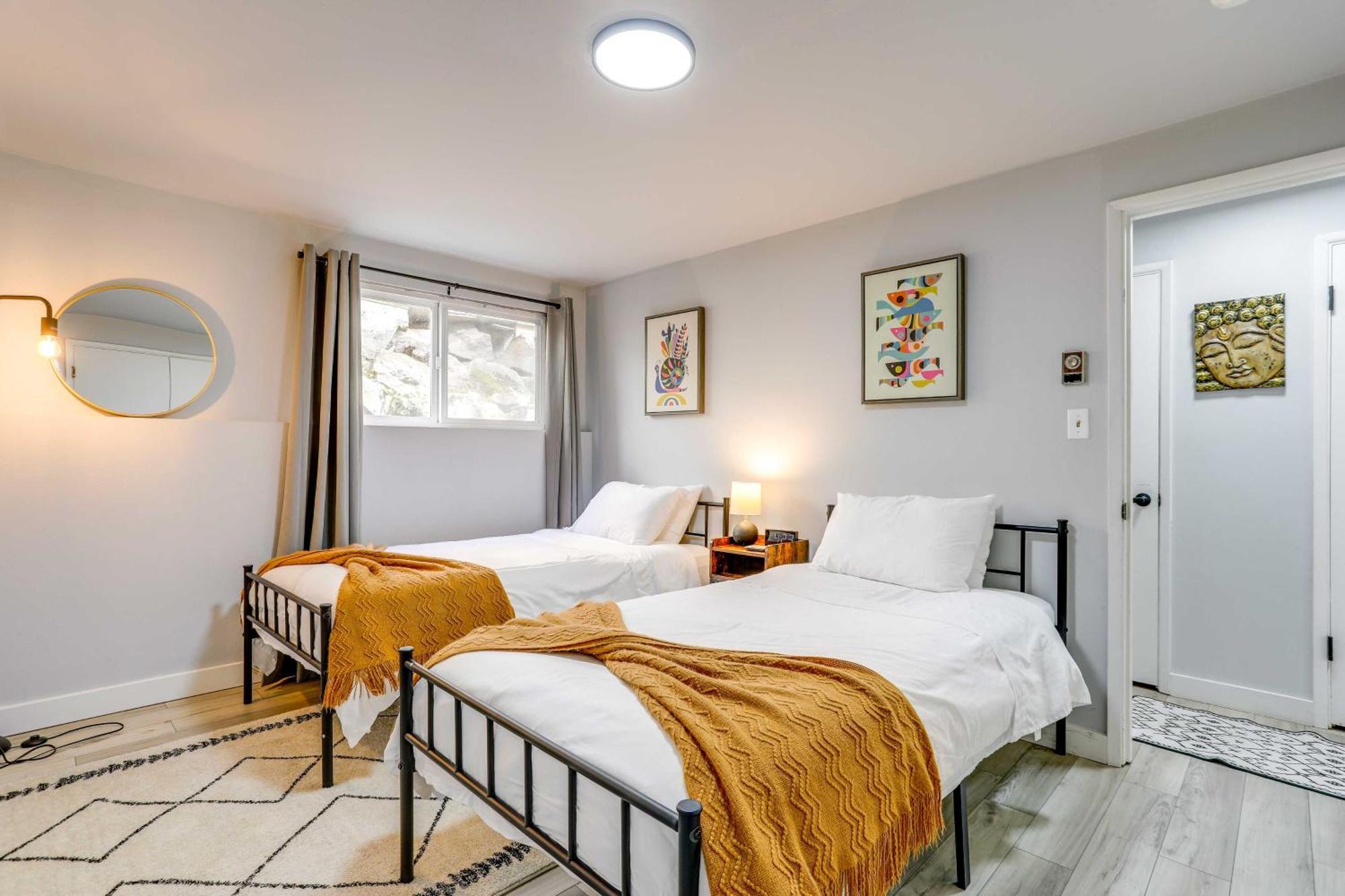 Garden Walk To Water And Amenities! Apartment *