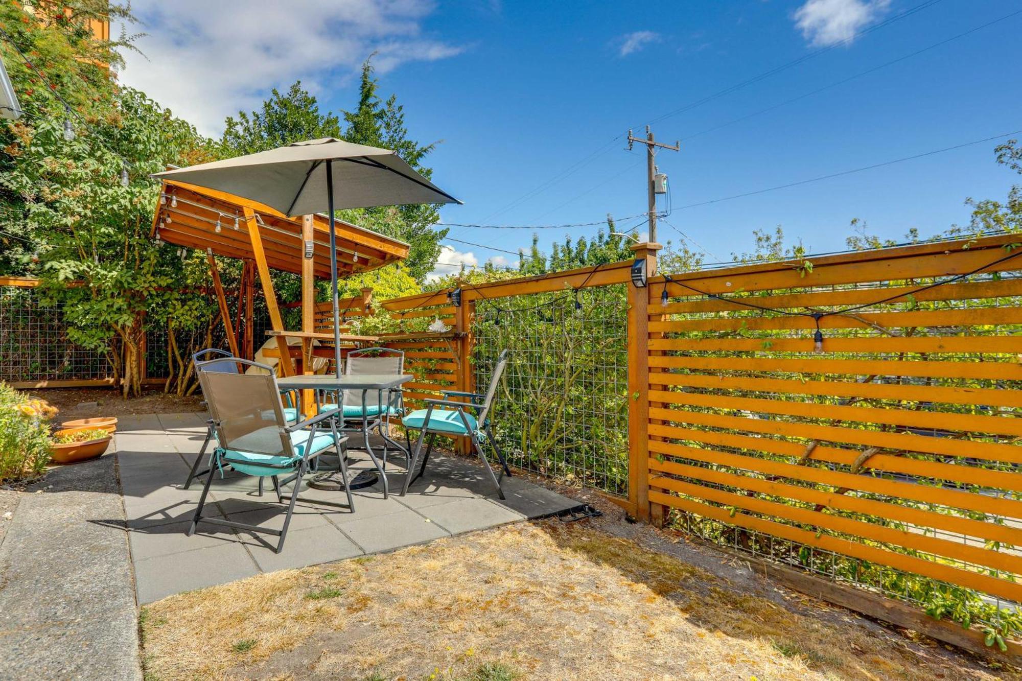 Apartment Garden Walk To Water And Amenities! Seattle