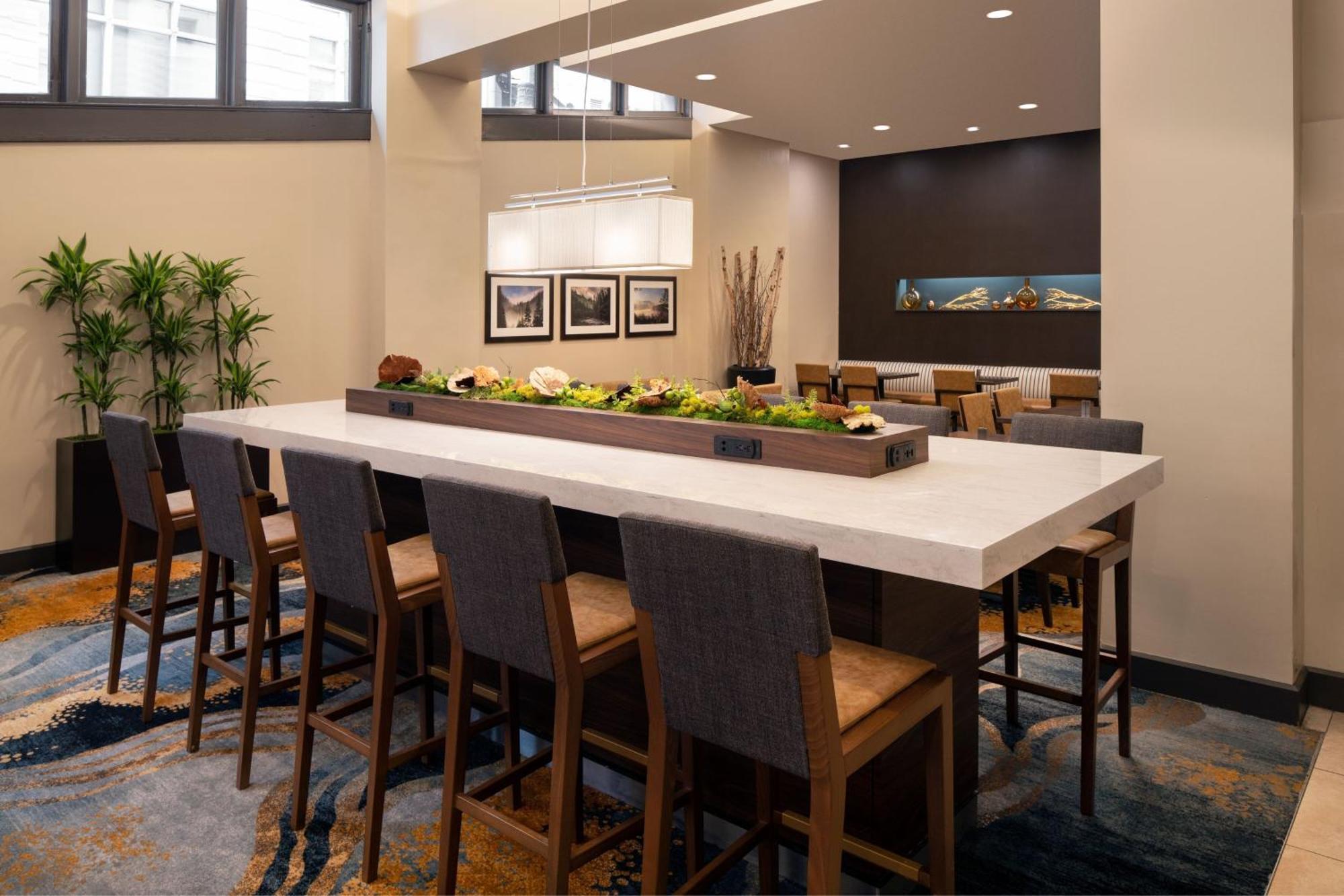 Courtyard Downtown / Pioneer Square Hotel 3*
