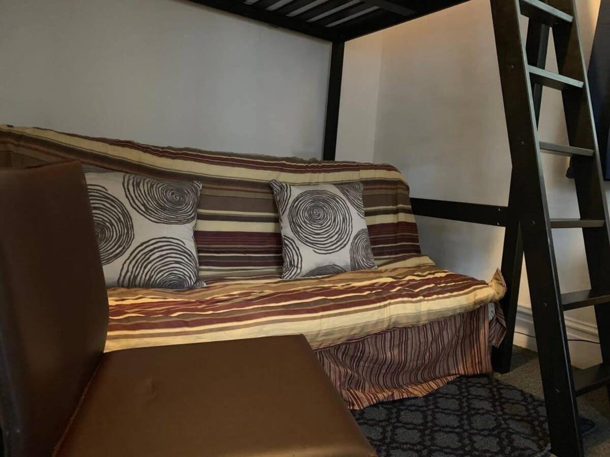 A-capital Hill Hideaway Holiday home *