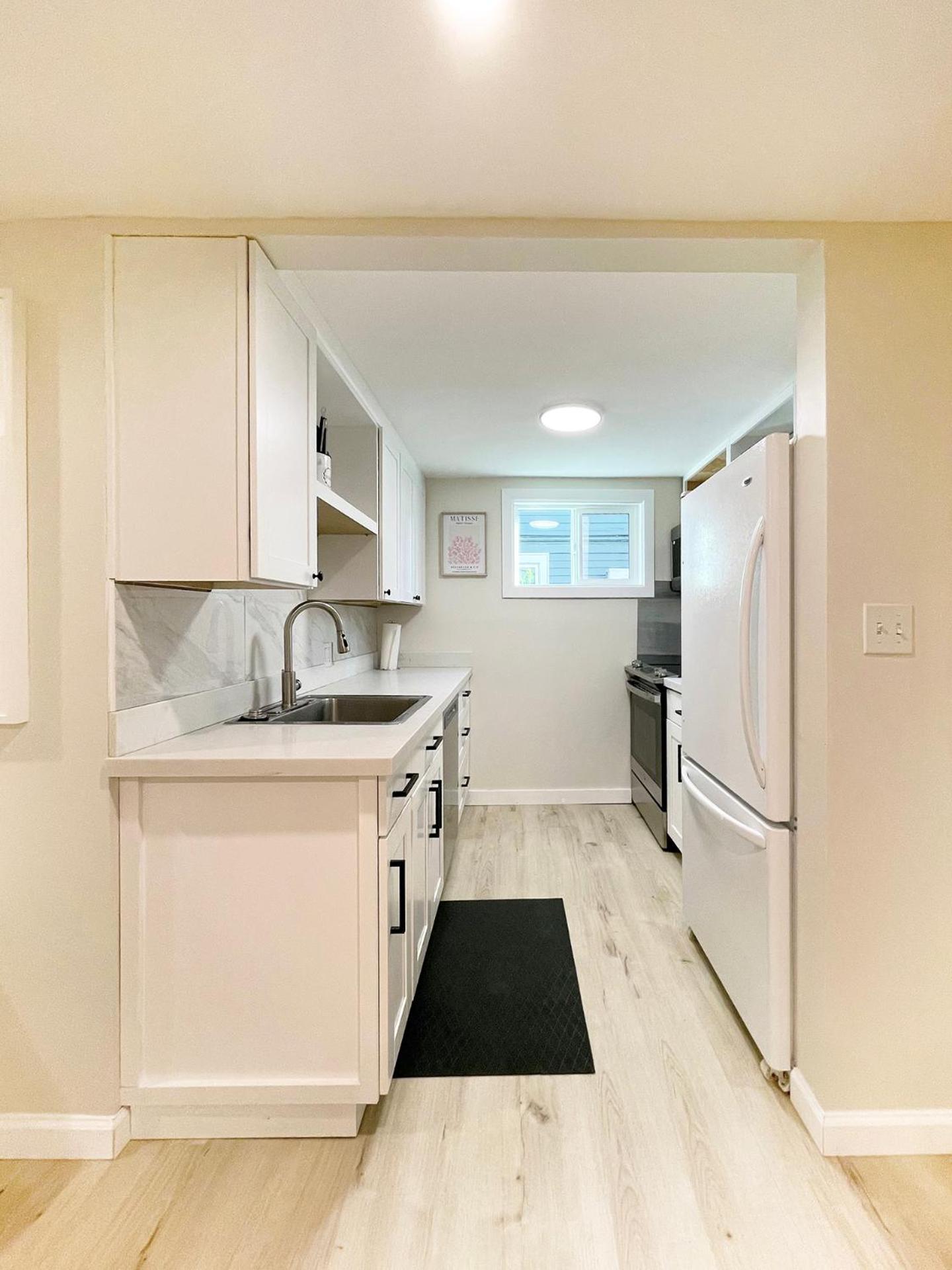 Marina House Unit B Apartment *