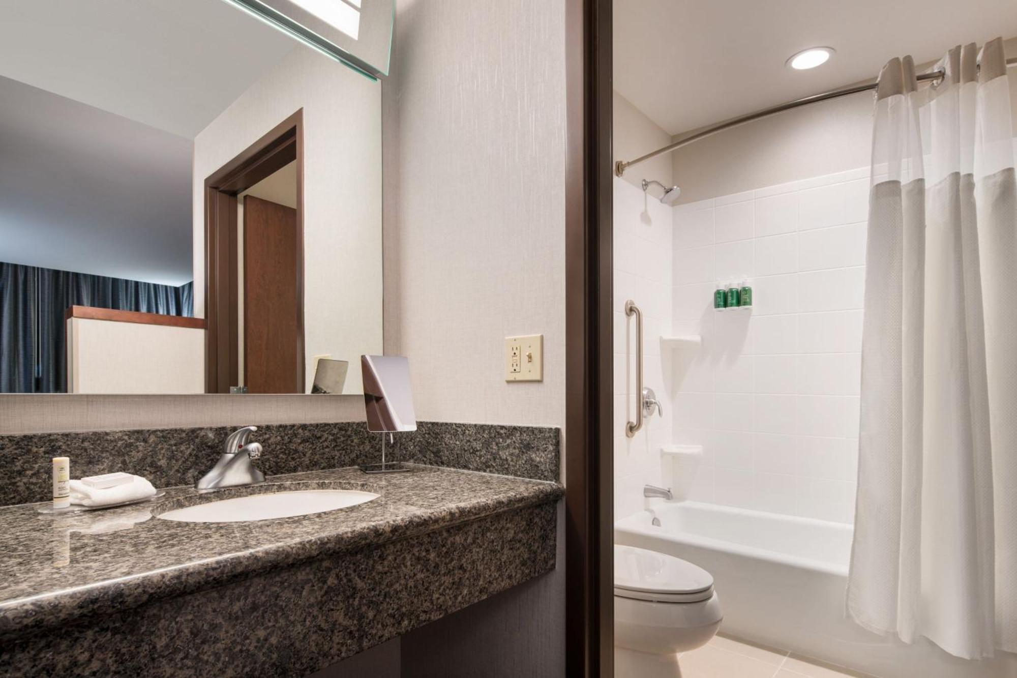 Courtyard Downtown / Pioneer Square 3*