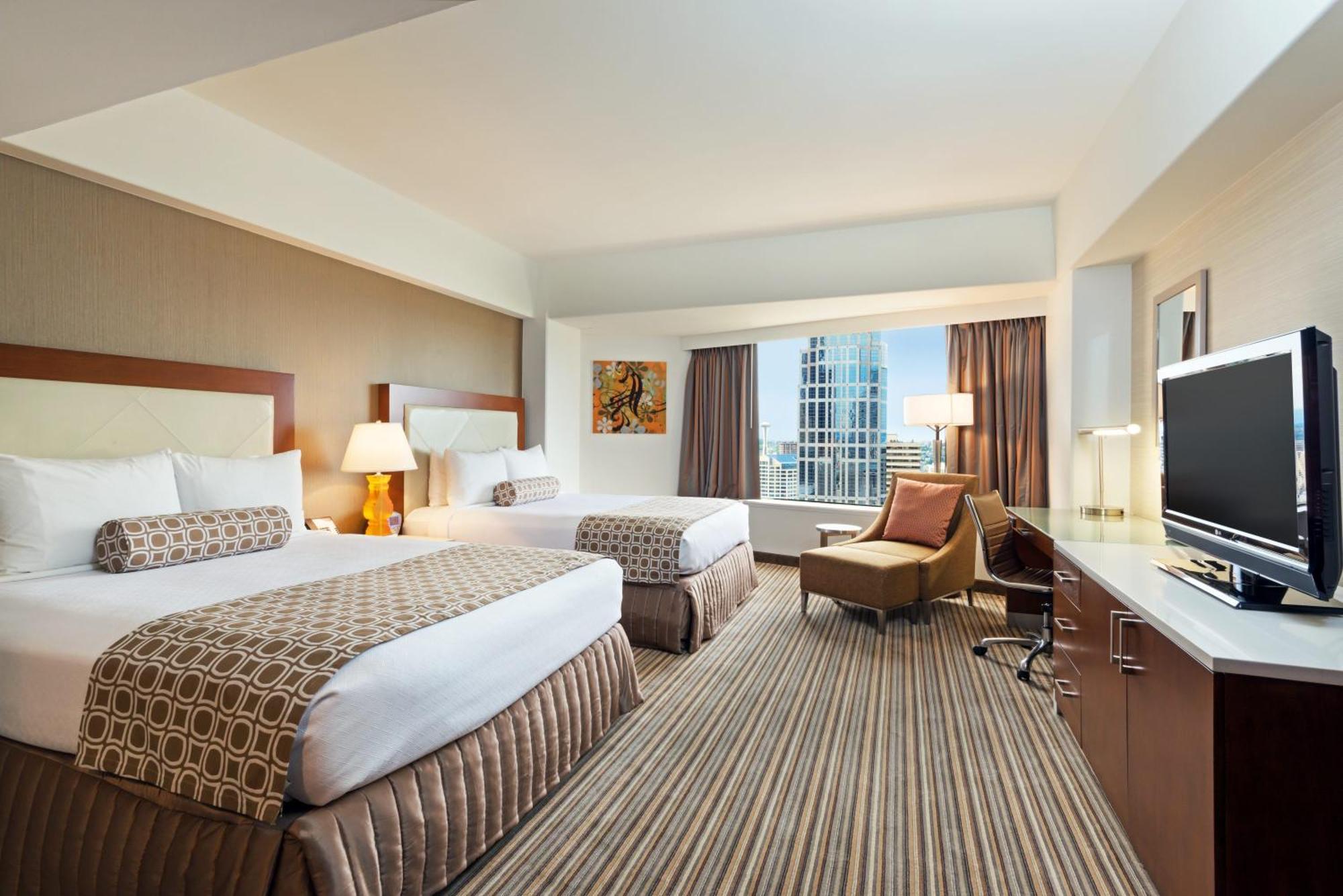 Hotel Crowne Plaza Newly Renovated With No Fee 4*