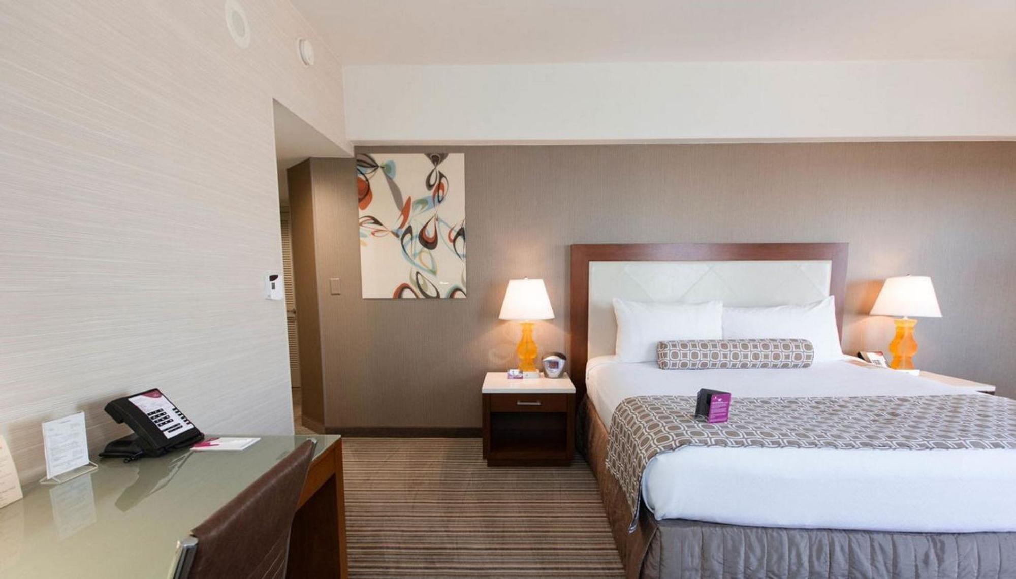 Crowne Plaza Newly Renovated With No Fee 4* Seattle