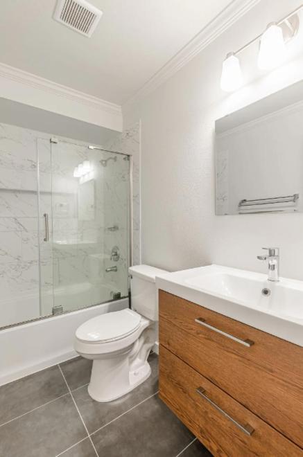 Luxurious 5 Bedroom With Ac And Ev Plug * Seattle