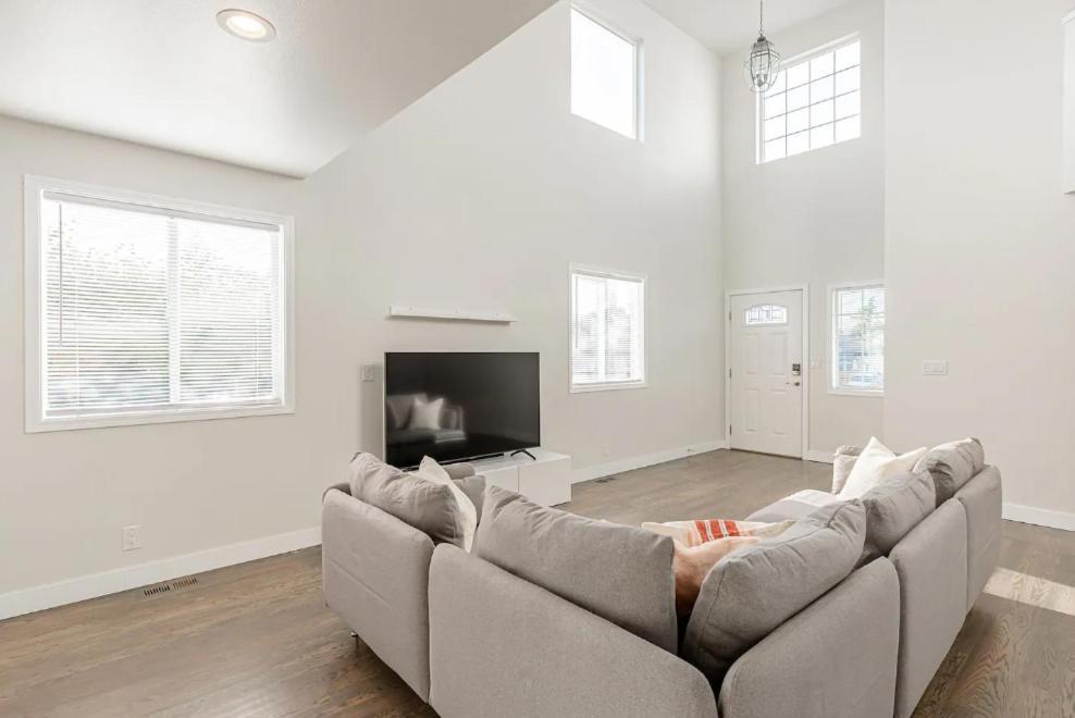 Luxurious 5 Bedroom With Ac And Ev Plug