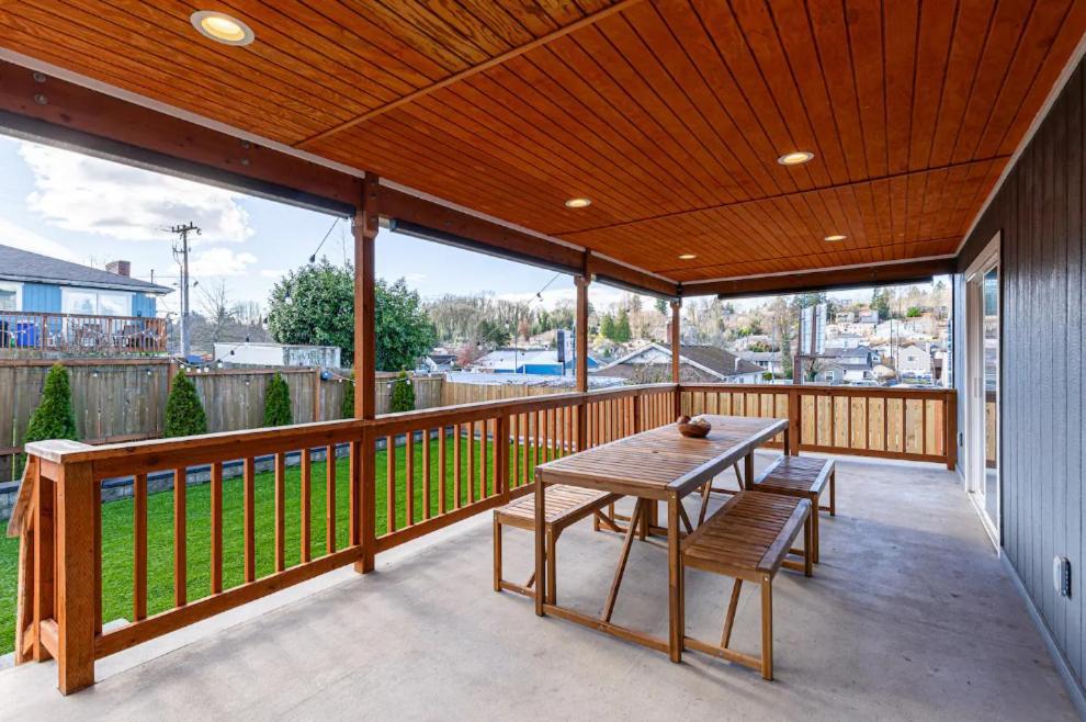 Luxurious 5 Bedroom With Ac And Ev Plug Holiday home