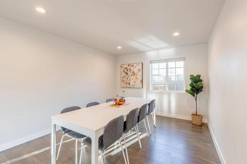 Luxurious 5 Bedroom With Ac And Ev Plug Holiday home *