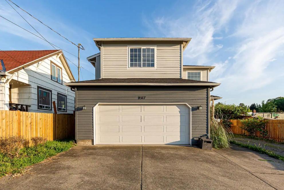Luxurious 5 Bedroom With Ac And Ev Plug *