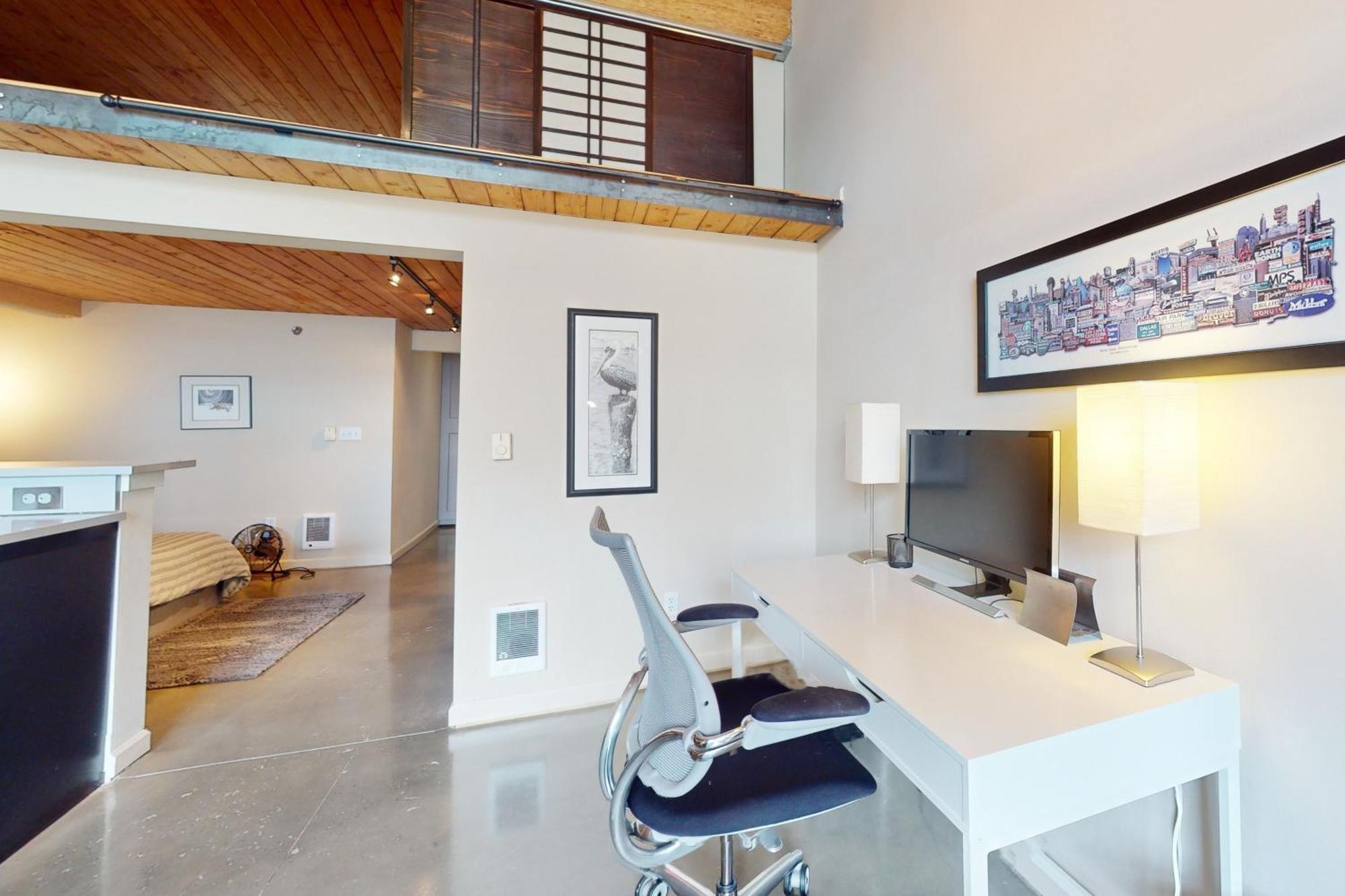 Hotel 19th Avenue Lofts Unit 213 *