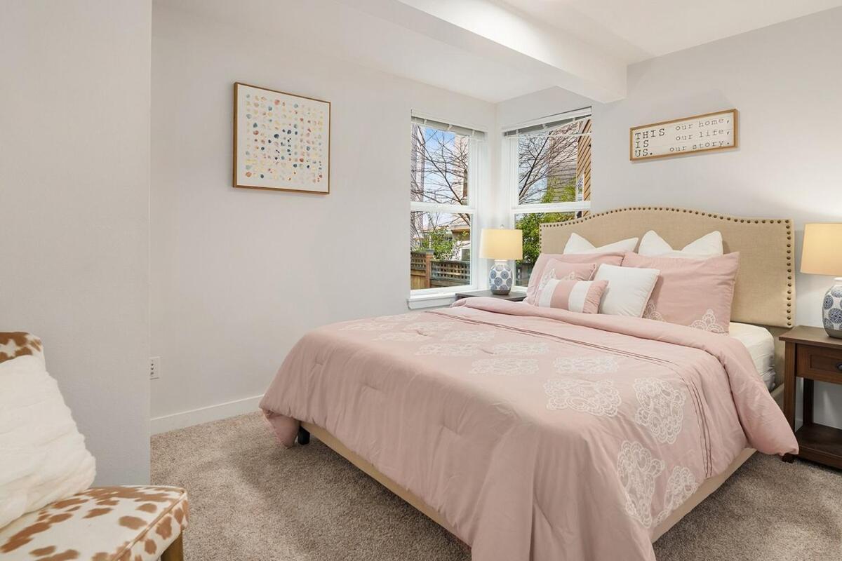 Holiday home Cheerful Capitol Hill Ac And 98 Walk Score *