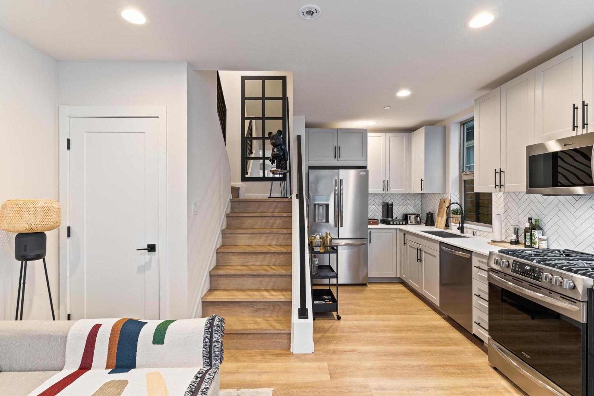 New Townhome In The Heart Of * Seattle