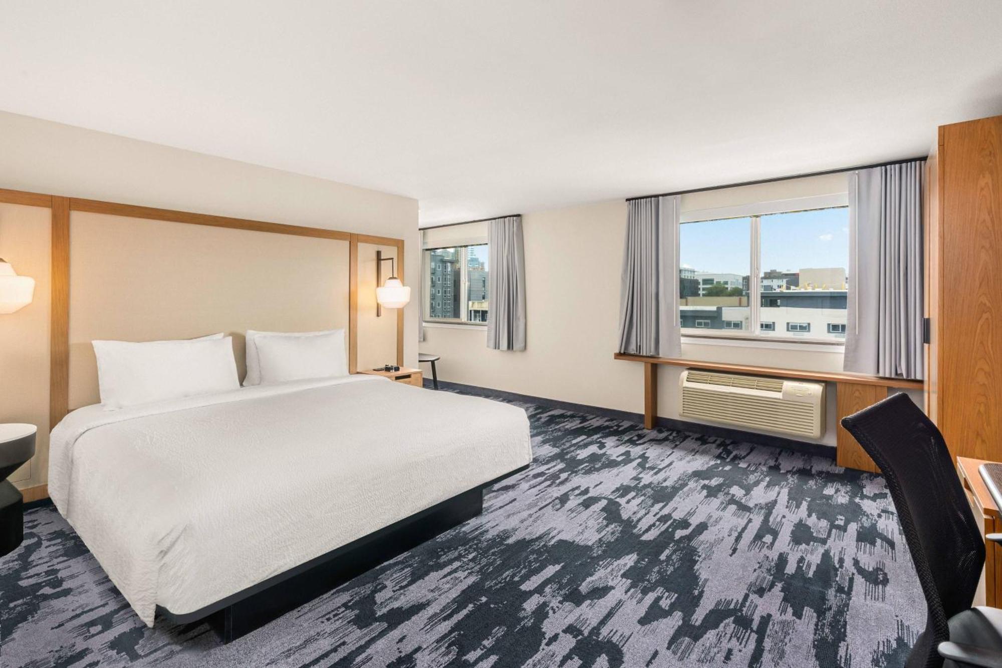 Fairfield & By Marriott Downtown/seattle Center 2*