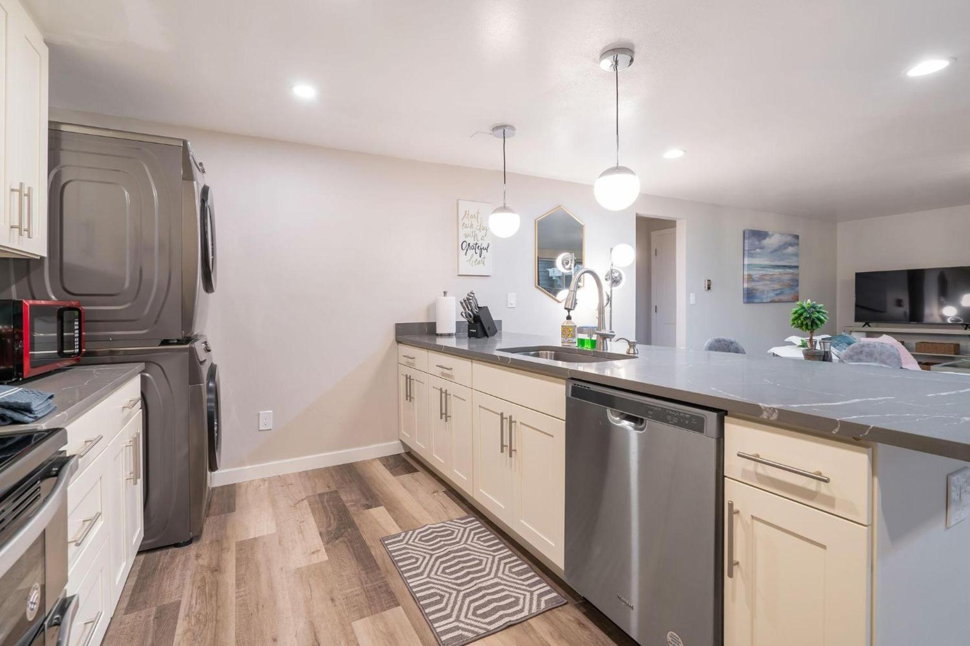 Apartment Queen Ann Flat By Betterstay Seattle