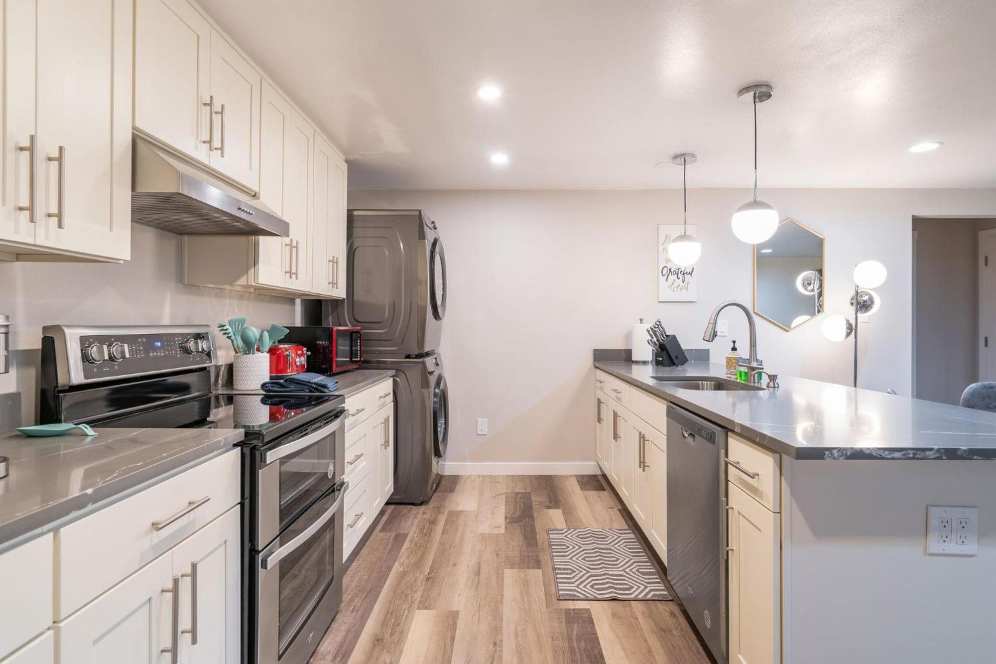 Apartment Queen Ann Flat By Betterstay Seattle