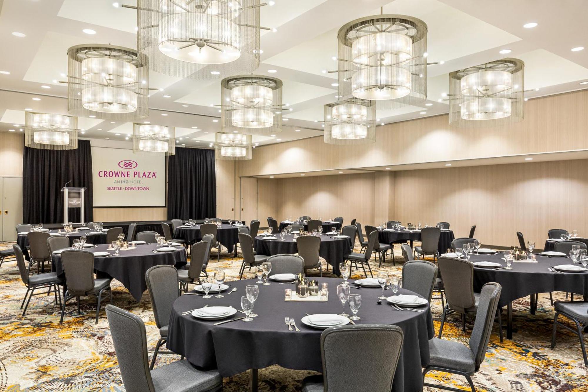 Hotel Crowne Plaza Newly Renovated With No Fee Seattle