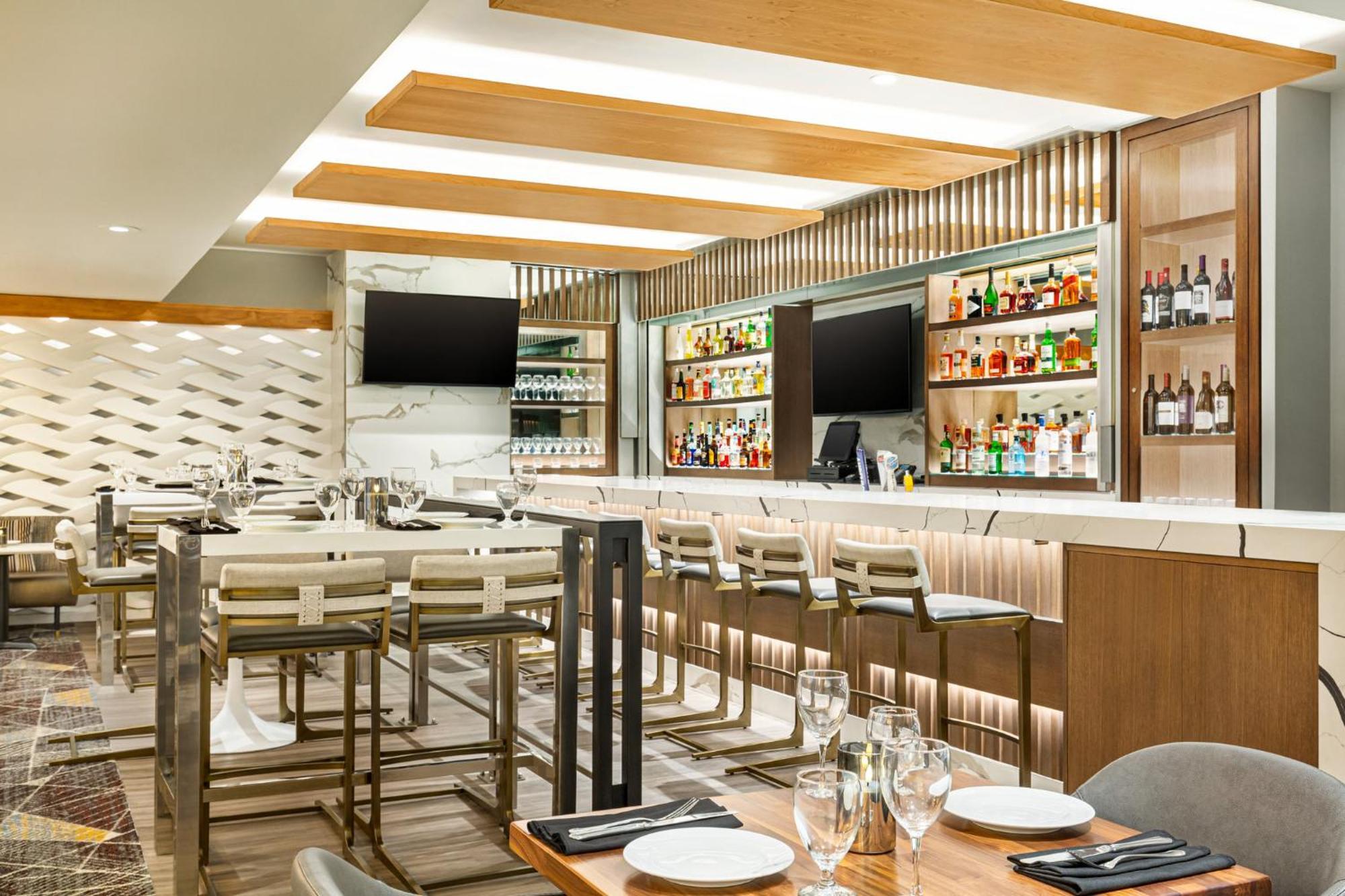 Crowne Plaza Newly Renovated With No Fee Seattle