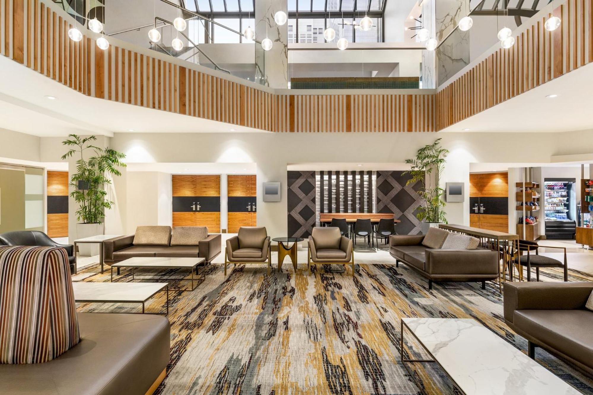 Hotel Crowne Plaza Newly Renovated With No Fee