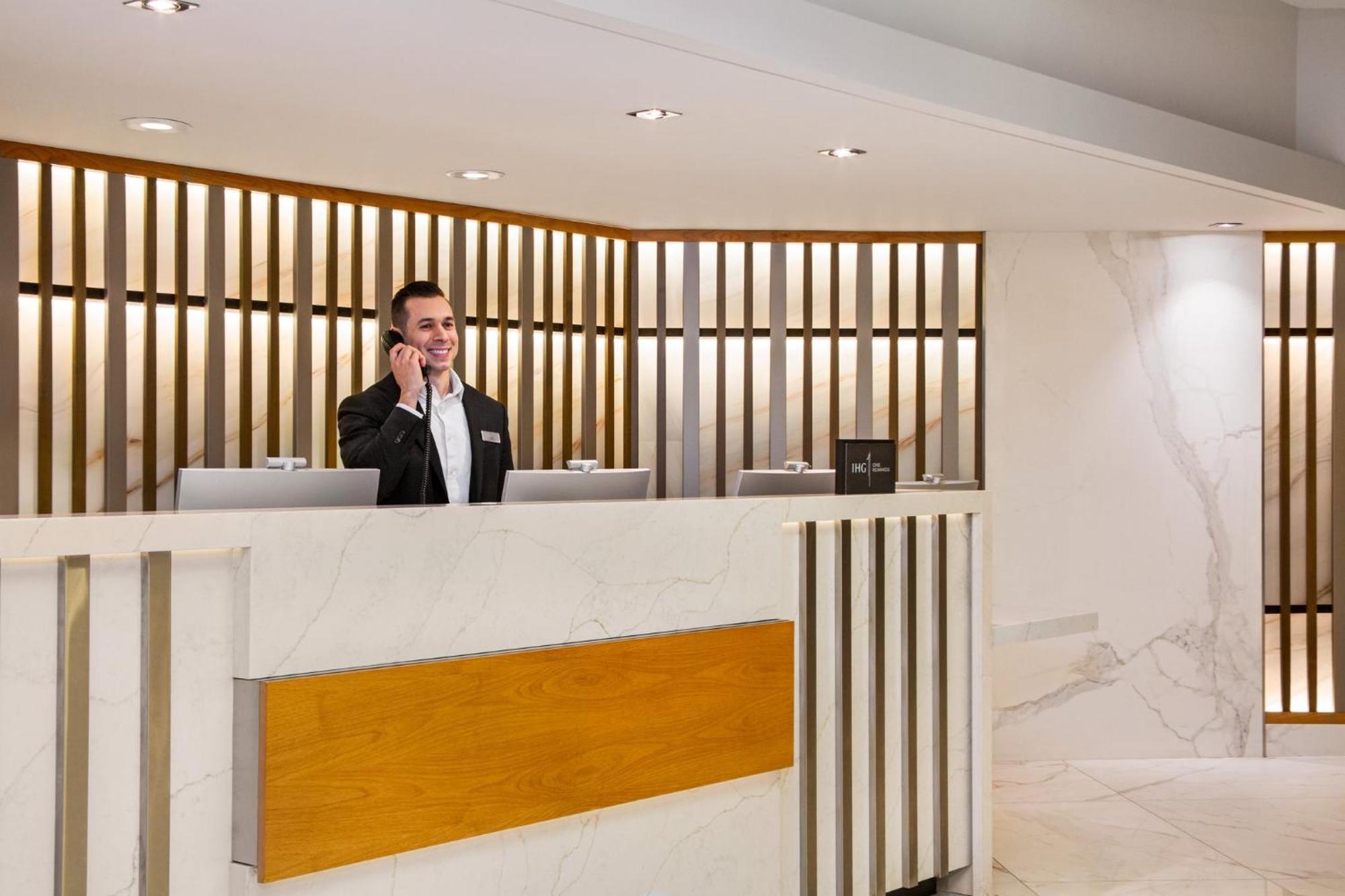 Hotel Crowne Plaza Newly Renovated With No Fee 4*