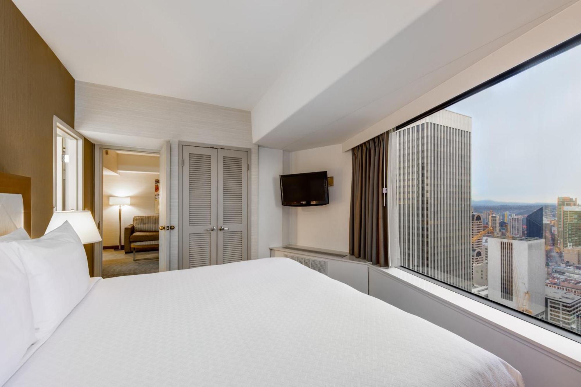 Crowne Plaza Newly Renovated With No Fee Seattle