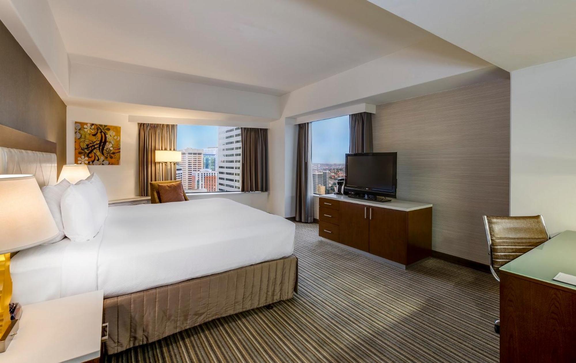 Hotel Crowne Plaza Newly Renovated With No Fee 4*